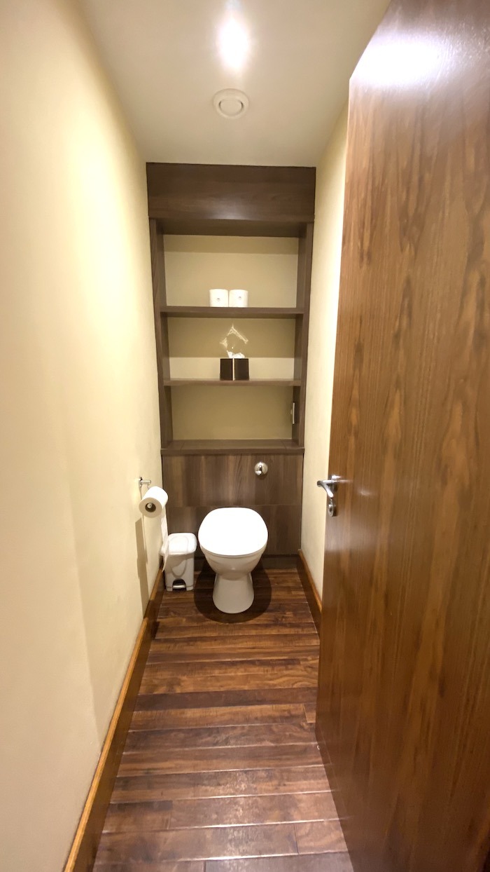 Deluxe Suite Toilet