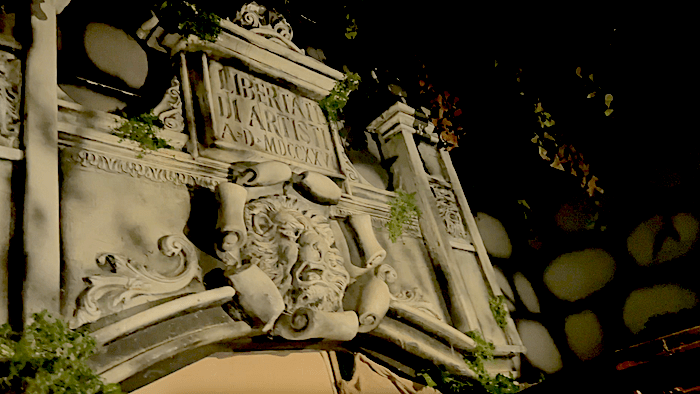 Drayton Manor Theming Inside Walsall Scare Maze