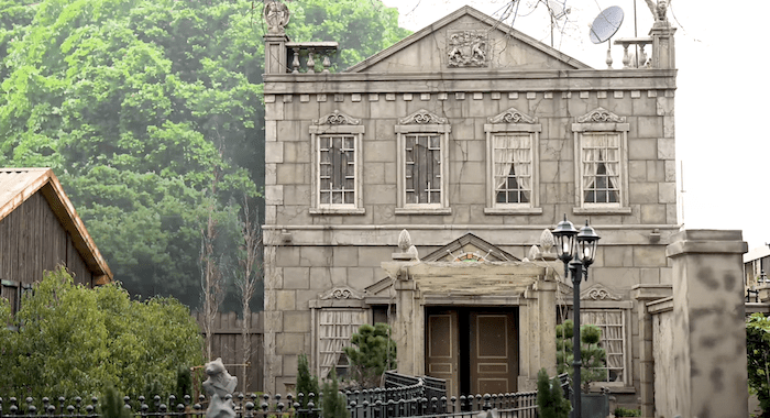 Ghostly Manor Building