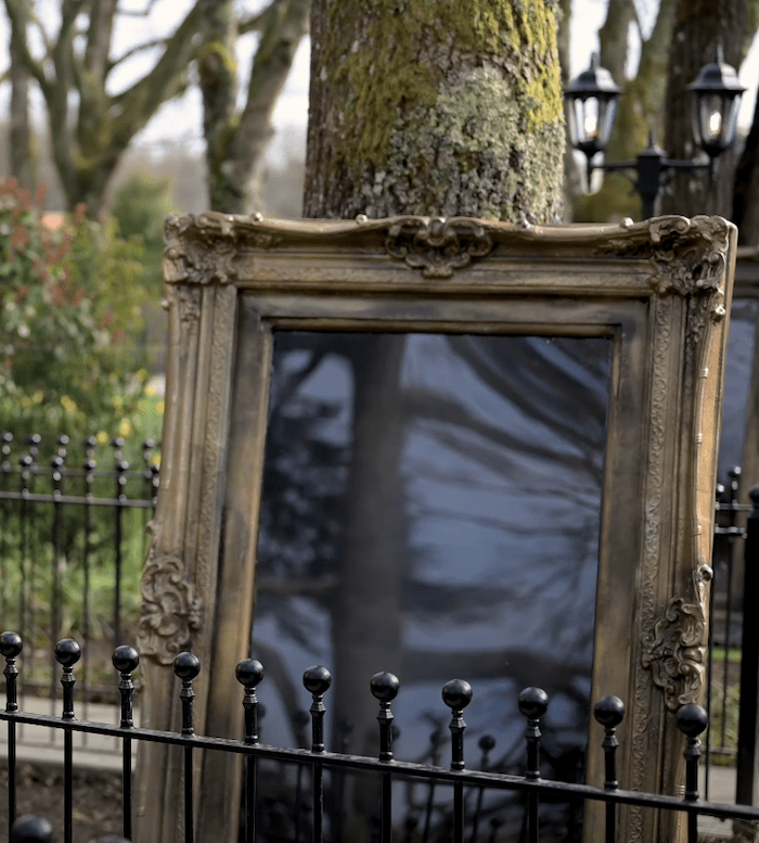 Ghostly Manor Queueline