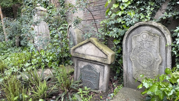 Head Stones Efteling